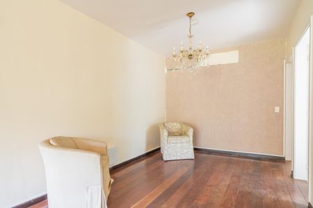 Casa à venda com 150m², 3 quartos e 3 vagas Casa à venda com 150m², 3 quartos e 3 vagasSala