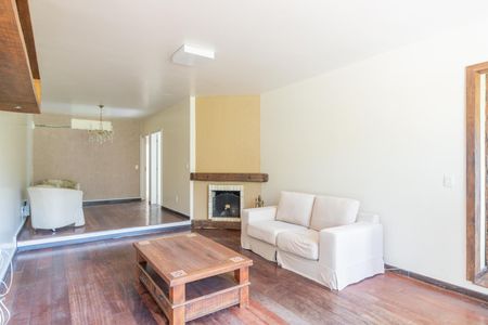 Casa à venda com 150m², 3 quartos e 3 vagas Casa à venda com 150m², 3 quartos e 3 vagasSala