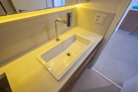 Studio para alugar com 42m², 1 quarto e 1 vaga Studio para alugar com 42m², 1 quarto e 1 vagaBanheiro