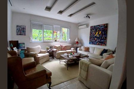 Casa de condomínio à venda com 192m², 4 quartos e 1 vaga