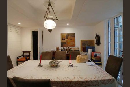 Casa de condomínio à venda com 192m², 4 quartos e 1 vaga