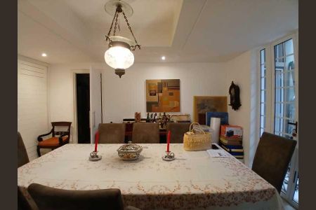 Casa de condomínio à venda com 192m², 4 quartos e 1 vaga