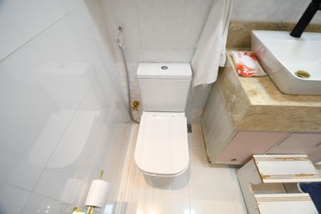 Casa de condomínio à venda com 398m², 4 quartos e 6 vagasBanheiro 2