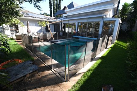 Casa de condomínio à venda com 398m², 4 quartos e 6 vagasPiscina