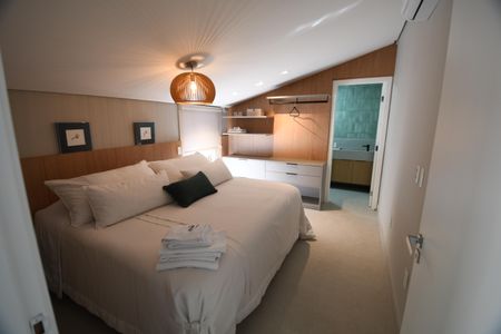 Casa de condomínio à venda com 398m², 4 quartos e 6 vagasQuarto Suíte Hóspede