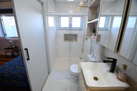 Casa de condomínio à venda com 398m², 4 quartos e 6 vagasBanheiro 3