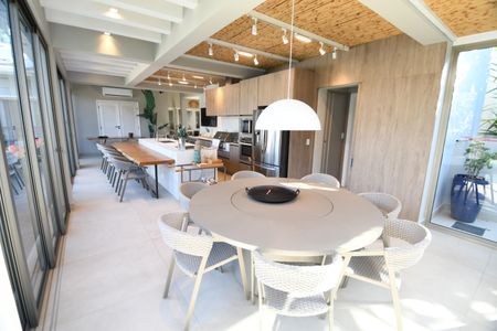Casa de condomínio à venda com 398m², 4 quartos e 6 vagasVaranda Gourmet