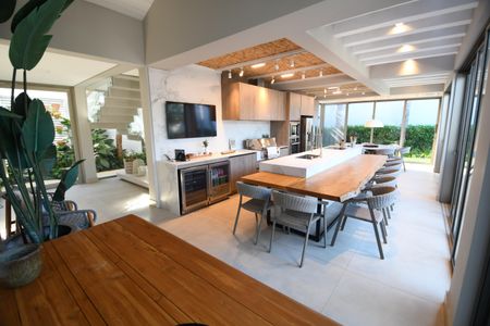 Casa de condomínio à venda com 398m², 4 quartos e 6 vagasVaranda Gourmet
