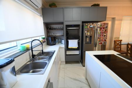 Casa de condomínio à venda com 398m², 4 quartos e 6 vagasCozinha