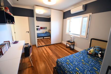 Casa de condomínio à venda com 398m², 4 quartos e 6 vagasQuarto Suíte 1