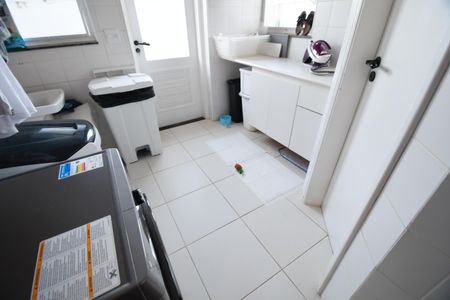 Casa de condomínio à venda com 398m², 4 quartos e 6 vagasÁrea de Serviço