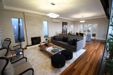 Casa de condomínio à venda com 398m², 4 quartos e 6 vagasSala