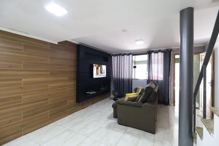 Casa à venda com 250m², 2 quartos e 2 vagas Casa à venda com 250m², 2 quartos e 2 vagasSala