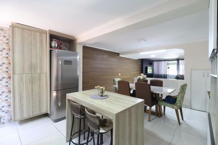 Casa à venda com 250m², 2 quartos e 2 vagas Casa à venda com 250m², 2 quartos e 2 vagasCozinha