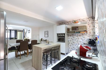 Casa à venda com 250m², 2 quartos e 2 vagas Casa à venda com 250m², 2 quartos e 2 vagasCozinha