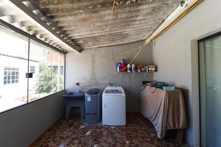 Casa à venda com 250m², 2 quartos e 2 vagas Casa à venda com 250m², 2 quartos e 2 vagasÁrea de serviço