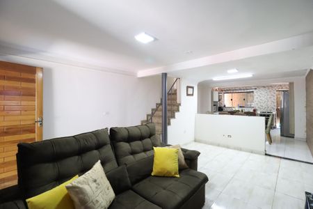 Casa à venda com 250m², 2 quartos e 2 vagas Casa à venda com 250m², 2 quartos e 2 vagasSala