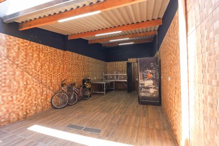 Casa à venda com 250m², 2 quartos e 2 vagas Casa à venda com 250m², 2 quartos e 2 vagasQuintal