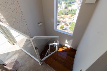 Apartamento à venda com 170m², 3 quartos e 3 vagasEscada