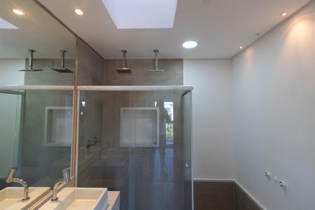 Apartamento à venda com 170m², 3 quartos e 3 vagasSuíte 2 Banheiro