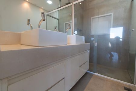 Apartamento à venda com 170m², 3 quartos e 3 vagasSuíte 2 Banheiro