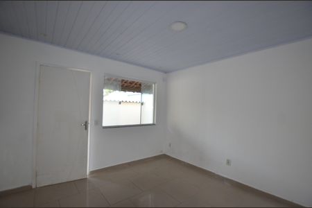 Casa para alugar com 90m², 3 quartos e 2 vagasSala