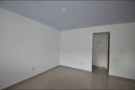 Casa para alugar com 90m², 3 quartos e 2 vagasSala