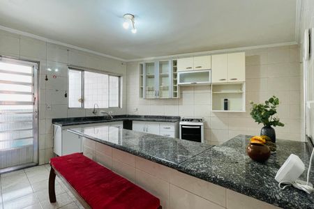 Casa à venda com 295m², 4 quartos e 4 vagasCozinha