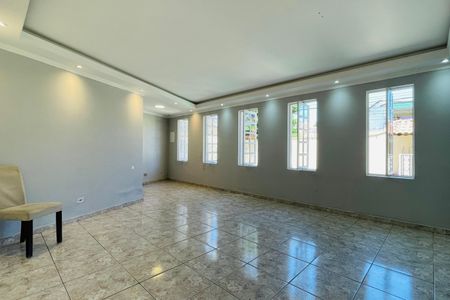 Casa à venda com 295m², 4 quartos e 4 vagasSala