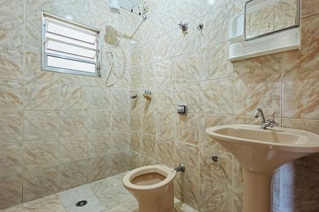 Casa à venda com 295m², 4 quartos e 4 vagasBanheiro 2