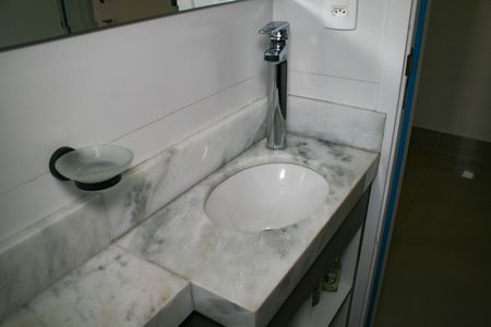 Casa de condomínio para alugar com 62m², 2 quartos e 1 vaga Casa de condomínio para alugar com 62m², 2 quartos e 1 vagaBanheiro