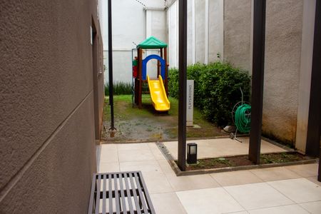 Apartamento à venda com 28m², 1 quarto e sem vaga Apartamento à venda com 28m², 1 quarto e sem vagaÁrea comum - Playground