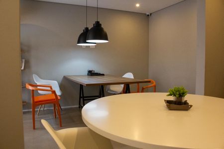 Apartamento à venda com 28m², 1 quarto e sem vaga Apartamento à venda com 28m², 1 quarto e sem vagaÁrea comum - Sala de Estudo