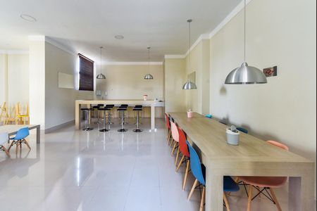 Apartamento para alugar com 242m², 3 quartos e 4 vagas Apartamento para alugar com 242m², 3 quartos e 4 vagasÁrea comum - Salão de festas