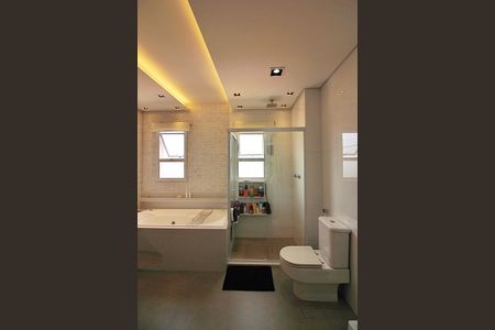 Apartamento para alugar com 242m², 3 quartos e 4 vagasSuíte 1 Banheiro 