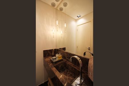 Apartamento para alugar com 242m², 3 quartos e 4 vagasLavabo 