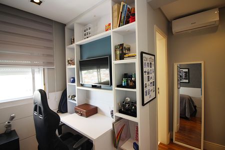 Apartamento para alugar com 242m², 3 quartos e 4 vagasSuíte 2 