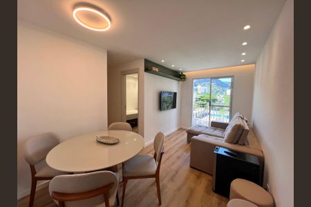 Apartamento à venda com 52m², 2 quartos e 1 vaga Apartamento à venda com 52m², 2 quartos e 1 vagaSala