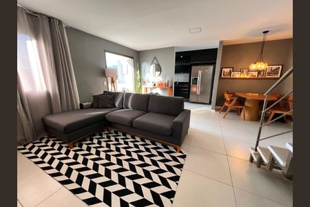 Apartamento à venda com 119m², 2 quartos e 1 vaga Apartamento à venda com 119m², 2 quartos e 1 vagaSala