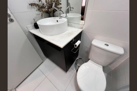 Apartamento à venda com 119m², 2 quartos e 1 vaga Apartamento à venda com 119m², 2 quartos e 1 vagaBanheiro