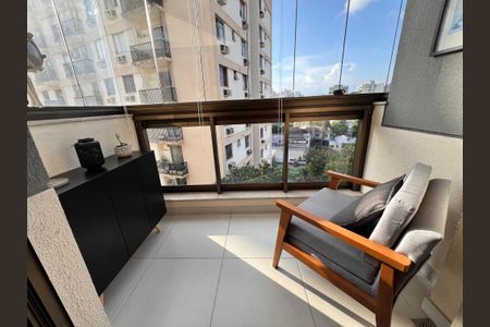 Apartamento à venda com 119m², 2 quartos e 1 vaga Apartamento à venda com 119m², 2 quartos e 1 vagaVaranda - Sala