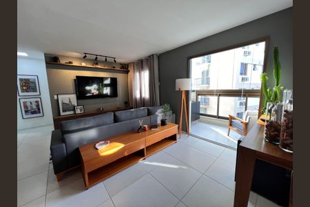 Apartamento à venda com 119m², 2 quartos e 1 vaga Apartamento à venda com 119m², 2 quartos e 1 vagaSala