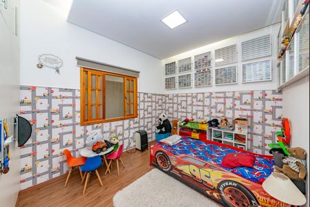 Casa à venda com 360m², 3 quartos e 3 vagas Casa à venda com 360m², 3 quartos e 3 vagasQuarto 3