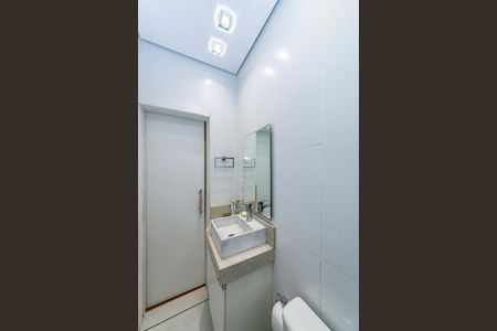 Casa à venda com 360m², 3 quartos e 3 vagas Casa à venda com 360m², 3 quartos e 3 vagasBanheiro Social