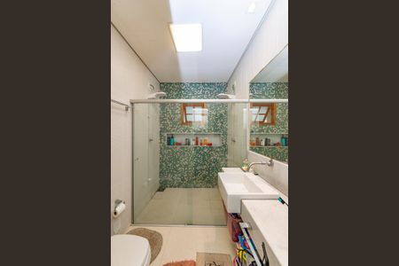 Casa à venda com 360m², 3 quartos e 3 vagas Casa à venda com 360m², 3 quartos e 3 vagasBanheiro da Suíte 1