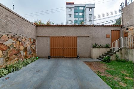 Casa à venda com 360m², 3 quartos e 3 vagas Casa à venda com 360m², 3 quartos e 3 vagasGaragem