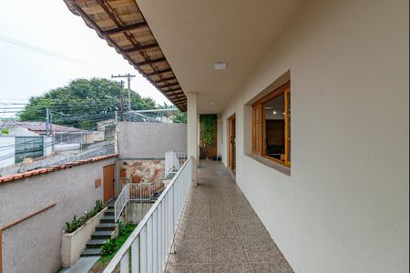 Casa à venda com 360m², 3 quartos e 3 vagas Casa à venda com 360m², 3 quartos e 3 vagasVaranda