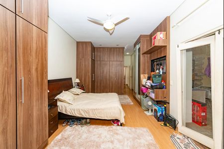 Casa à venda com 360m², 3 quartos e 3 vagas Casa à venda com 360m², 3 quartos e 3 vagasSuíte 1