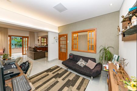 Casa à venda com 360m², 3 quartos e 3 vagas Casa à venda com 360m², 3 quartos e 3 vagasSala 2