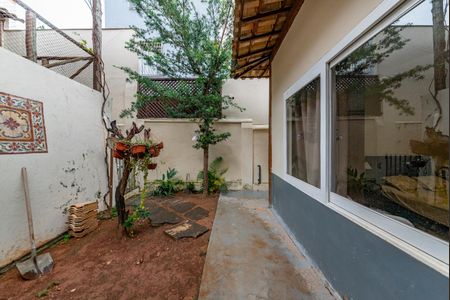 Casa à venda com 360m², 3 quartos e 3 vagas Casa à venda com 360m², 3 quartos e 3 vagasQuintal